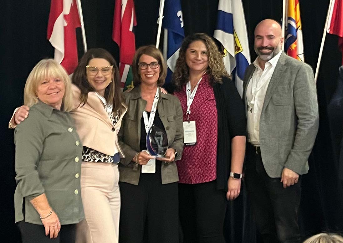 City of St. Catharines and Town of Lincoln staff accept the Economic Developers Association of Canada (EDAC) Community Collaboration Award for The St. Catharines Lincoln Destination Partnership, a coordinated marketing, development, and placemaking strategy in partnership with the Town of Lincoln that has advanced regional tourism.