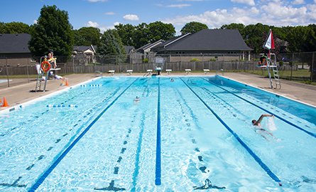 Port Dalhousie Pool on a sunny day